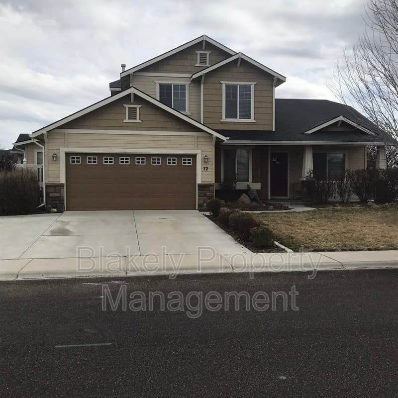 Nampa House: 72 N. Pleasant Hill Dr.