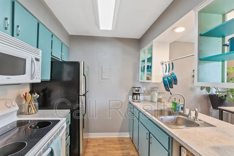Spokane Valley Condo: 222 N Hutchinson