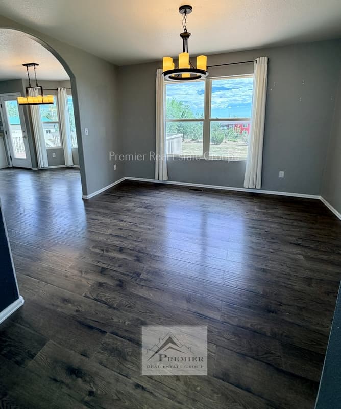 Peyton House: 7927 Buschborn Road