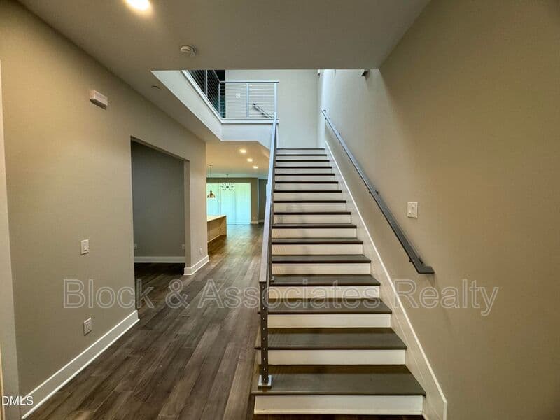 Durham House: 4016 Southpoint Landing