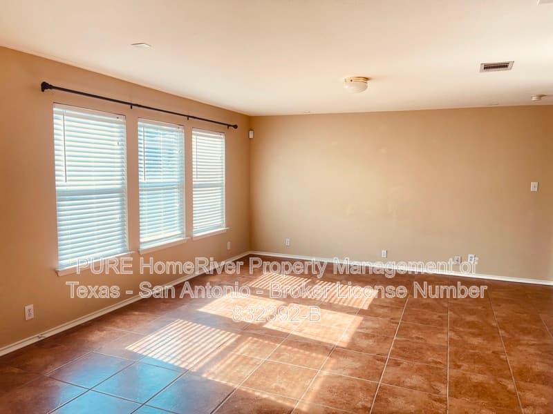 Selma House: 14815 Wilmington