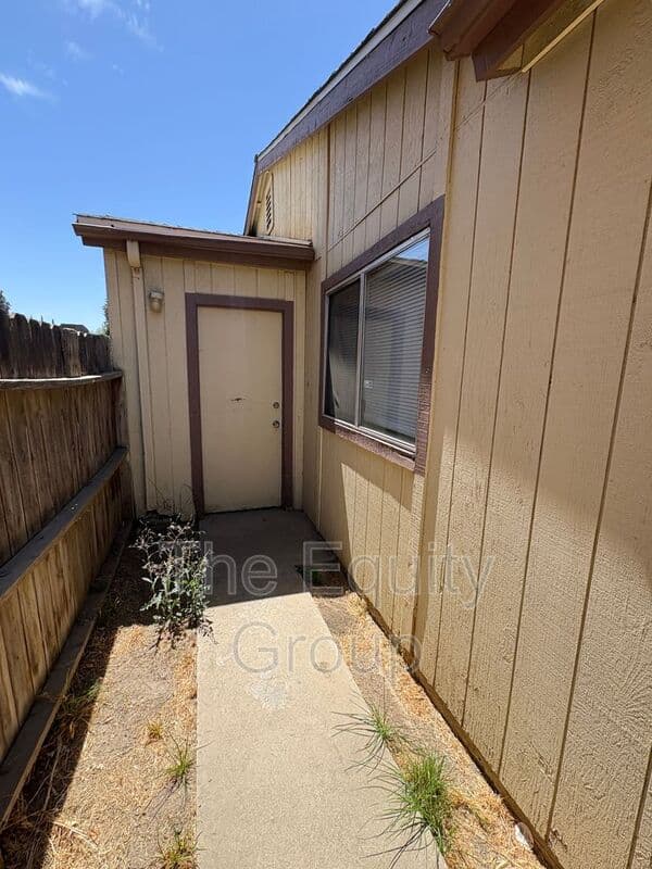 Visalia House: 244 East Prospect Avenue