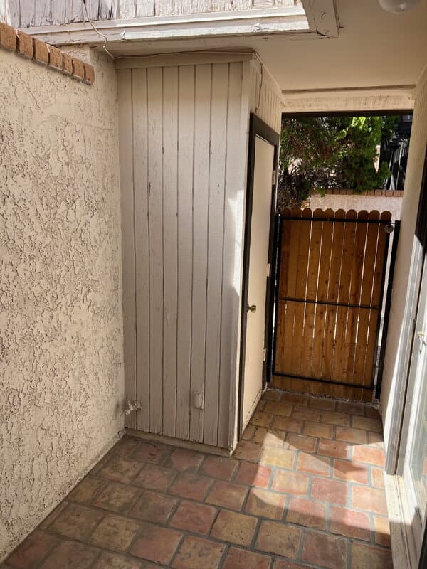Chandler Townhome: 25 N Cottonwood St
