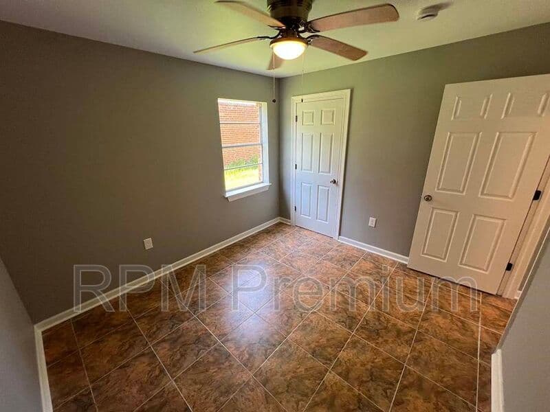 Baker Condo: 5057 Baker Blvd