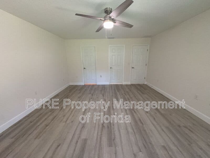 Ocala House: 11165 NW 7th Street