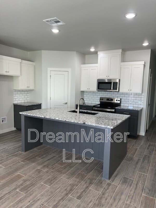 Norman House: 1008 Varenna Lane