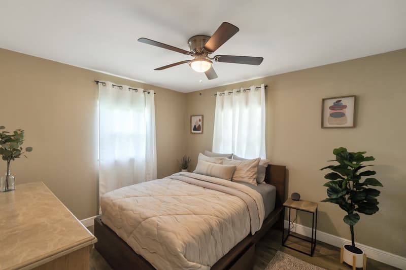 Tampa House: 7703 Southside Lane
