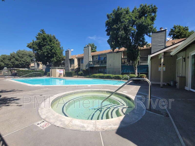 North Highlands Condo: 3939 Madison Avenue