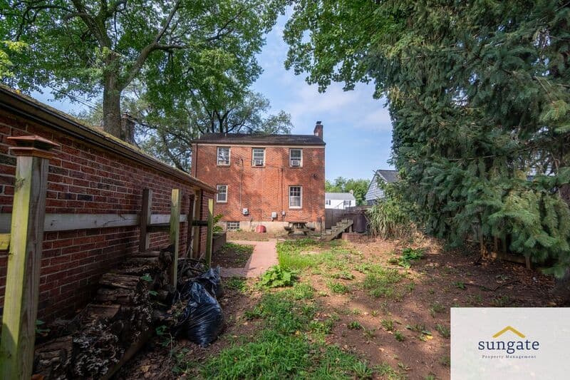 Baltimore House: 7023 Deerfield Rd