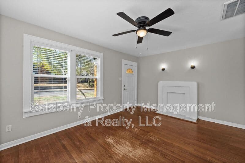 Fort Worth House: 3770 W. 6th Street