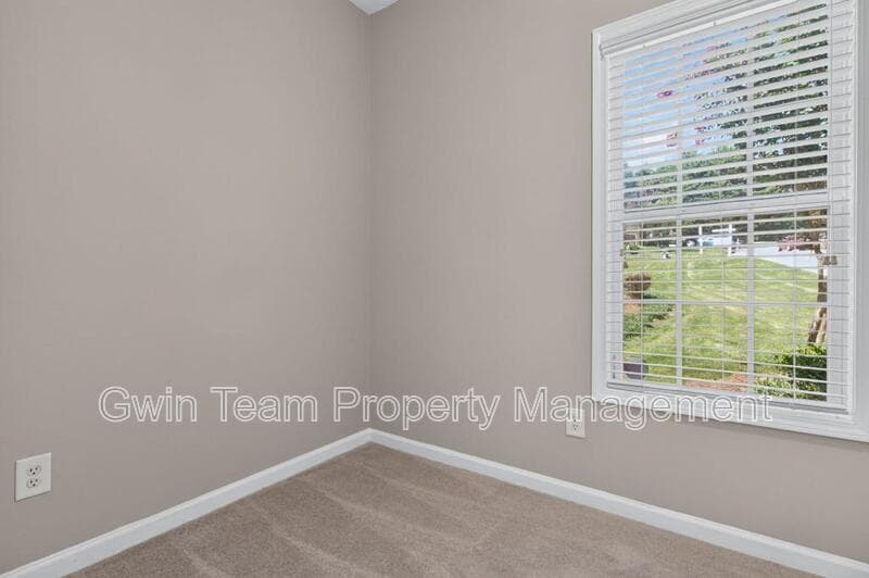 Monroe House: 4025 Hemingway Dr