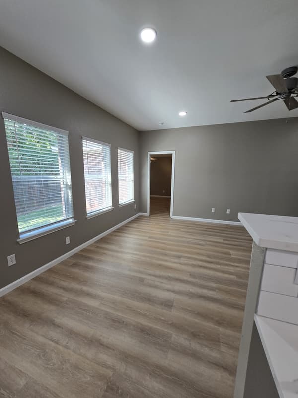 Whitehouse House: 804 Hummingbird Lane
