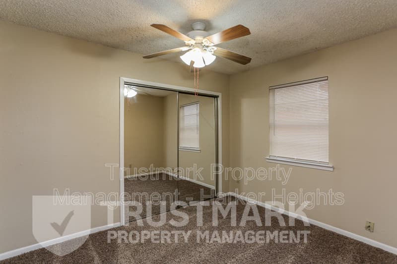 Killeen House: 1120 Royal Crest Dr
