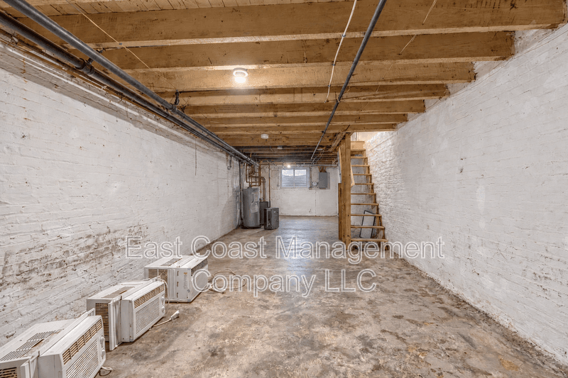 Baltimore House: 2620 E Preston St