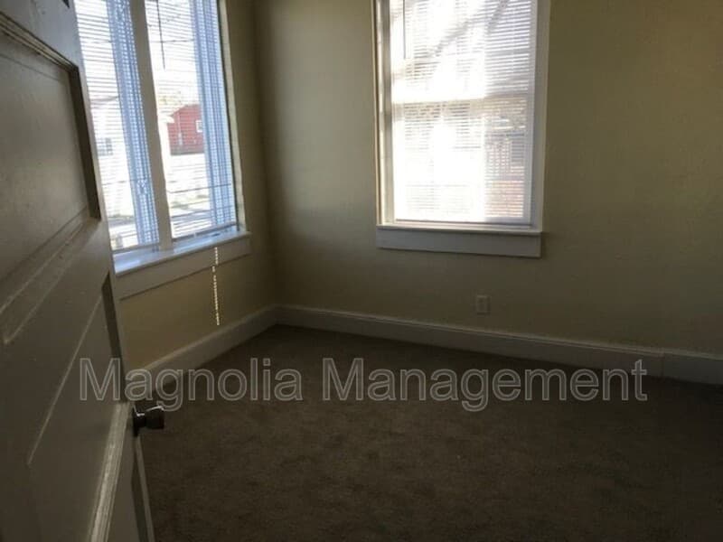 Henderson Condo: 518 N. Beckford Dr.