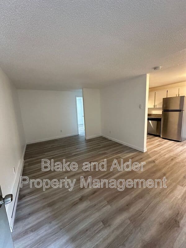 Portland House: 15847 SE Stark Street