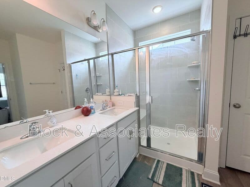 Lillington House: 468 Winding Creek Dr