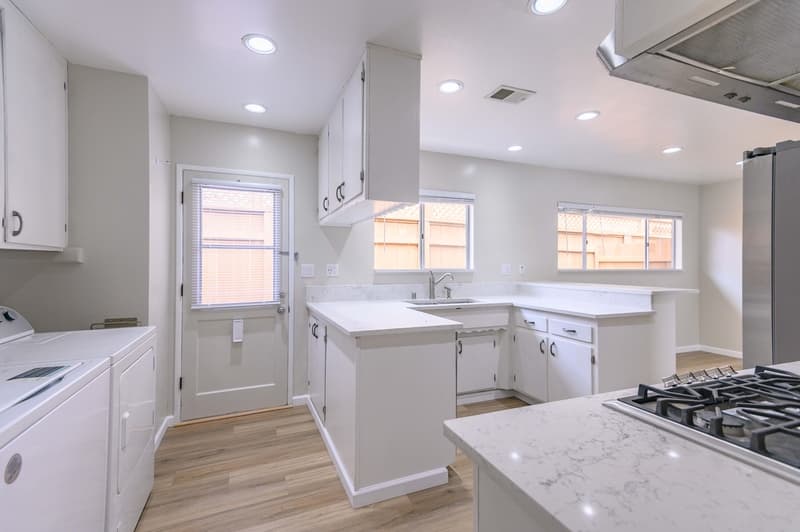 Coronado House: 358 I Ave
