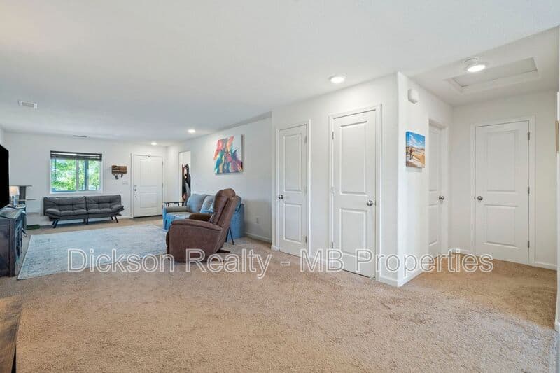 Reno House: 635 Fallon Station Road