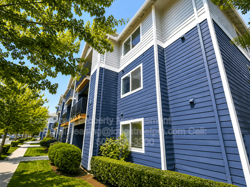 Portland Apartment: 8310 SE Rhine St