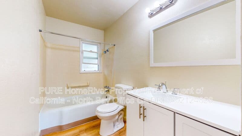 Santa Rosa House: 4942 Sonoma Hwy
