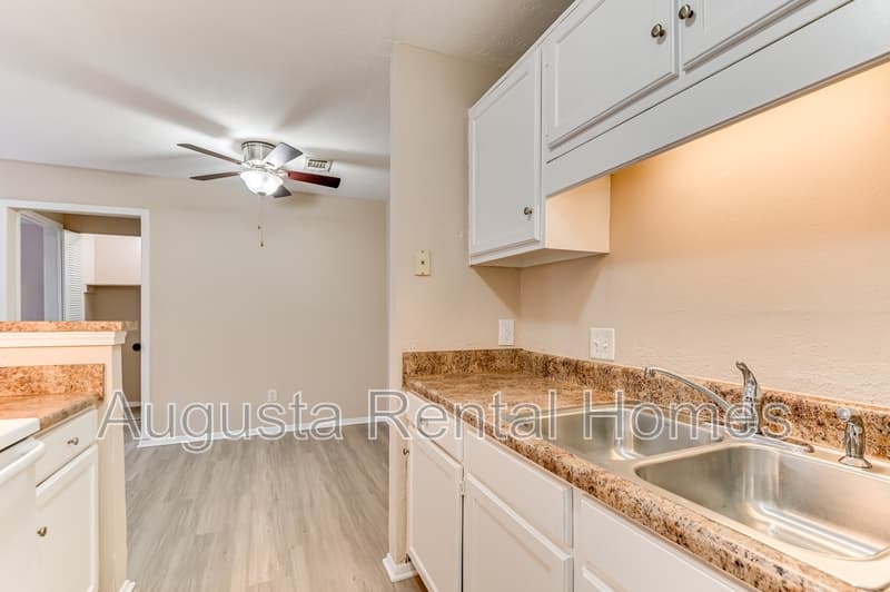 Augusta Condo: 2515 Center West Parkway - 9O