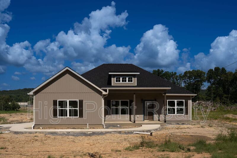 Fort Payne House: 3600 Godfrey Avenue Northeast