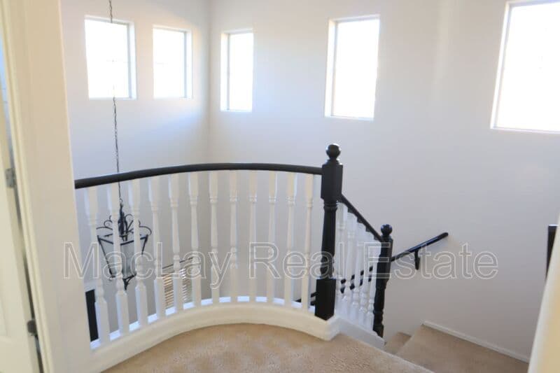 Chandler House: 1171 N Mason Dr