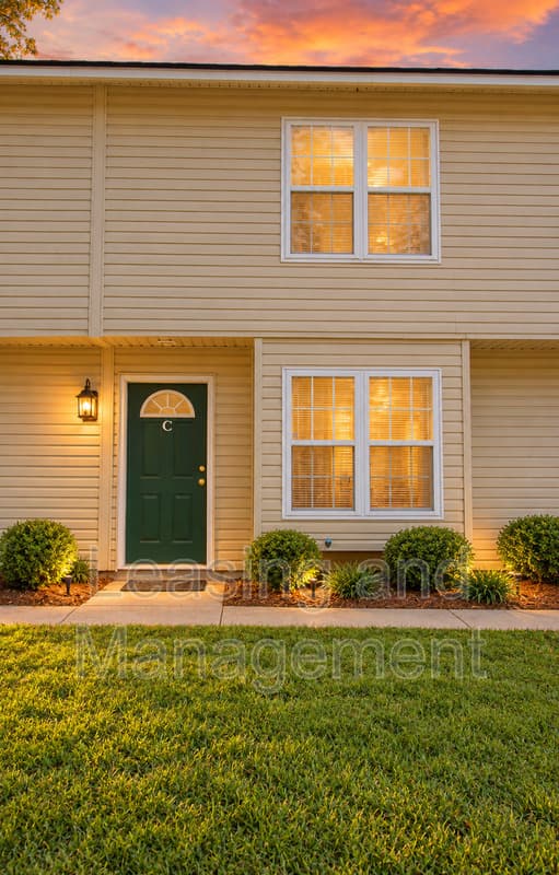 Charleston Townhome: 1423 Ashley River Road