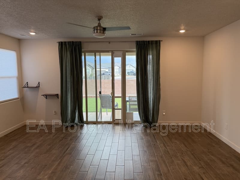 Rio Rancho House: 6742 Clayton Dr NE