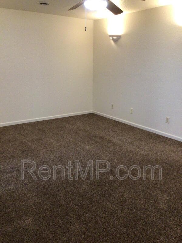 Mt Pleasant Townhome: 722 W Broomfield - Unit J01