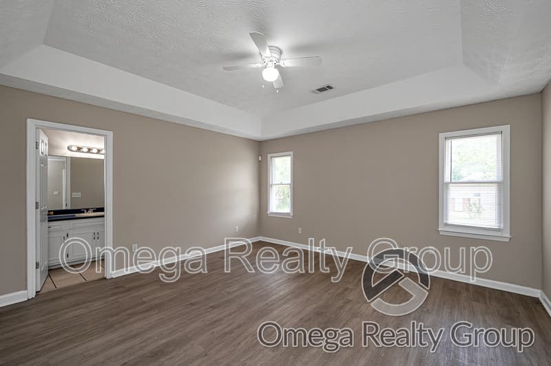 Smiths Station House: 144 Lee Road 318
