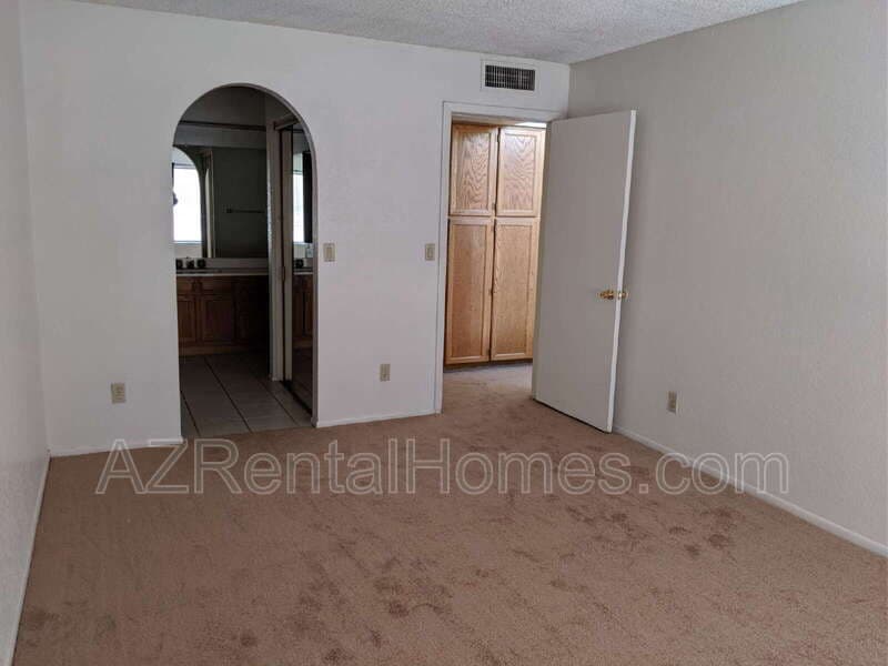 Tempe Townhome: 609 E Mesquite Cir