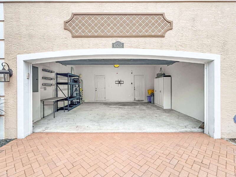 West Palm Beach House: 4528 Thornwood Circle