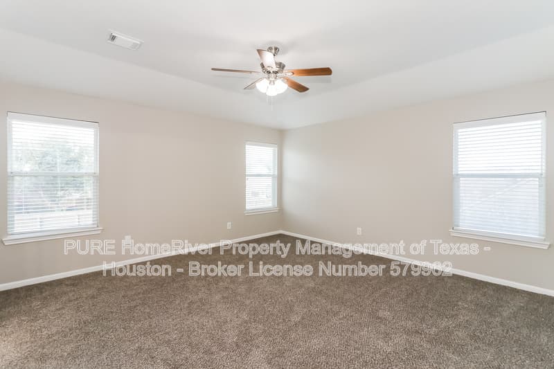 Fresno House: 2131 Chelsea Vale Dr