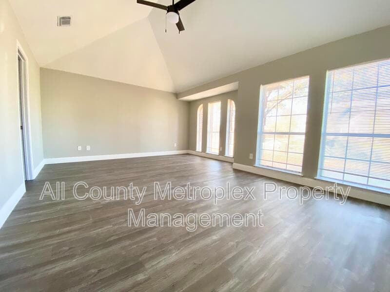 Rowlett House: 3714 Catalina St
