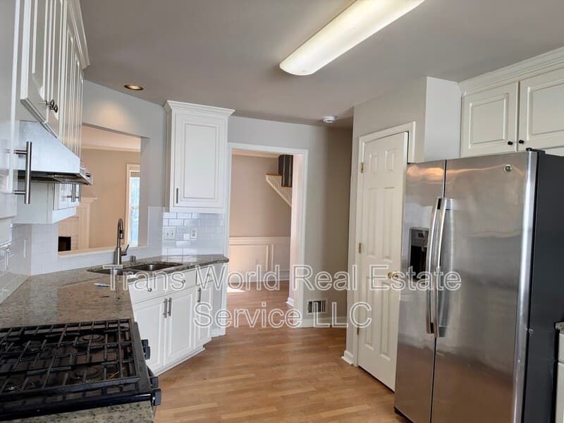 Duluth House: 3354 Roundfield Circle