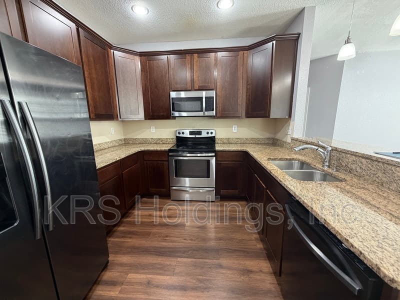 Portsmouth House: 214 Harmony Dr