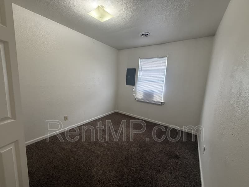 Mt Pleasant Townhome: 722 W Broomfield - Unit H01