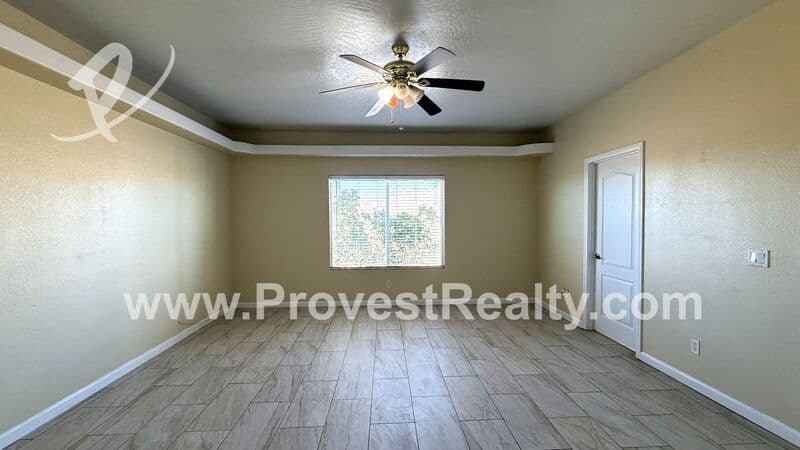 Apple Valley House: 26165 Houston St