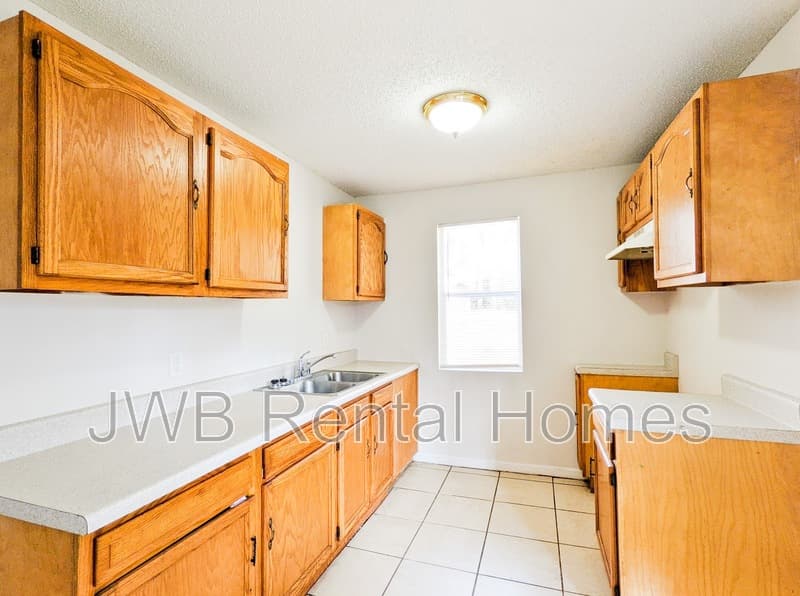Jacksonville House: 5363 Tequesta Ct