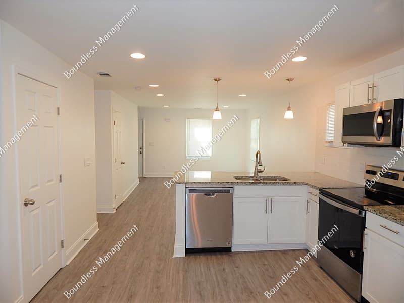 Atlanta House: 395 Westchester Blvd NW
