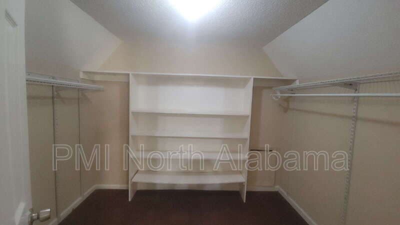 Huntsville House: 1021 Sandy Springs Rd NW