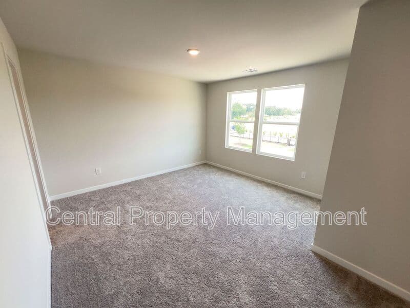 Spartanburg House: 6018 Tavener Drive