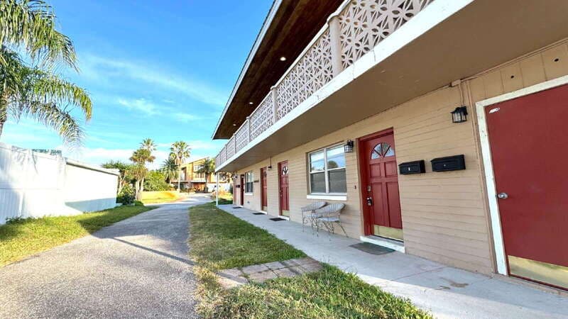 Daytona Beach Condo: 506 University Boulevard