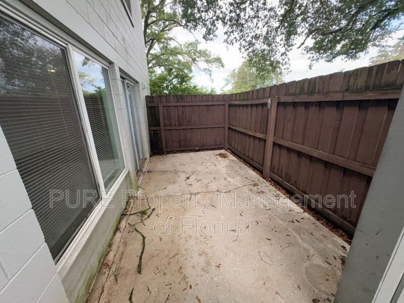 Ocala House: 627 NE 28th Avenue