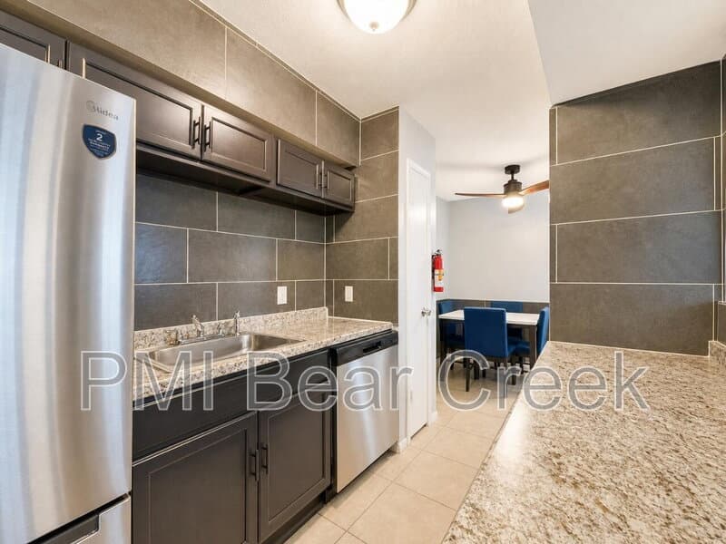 Houston Condo: 9550 Deering Drive