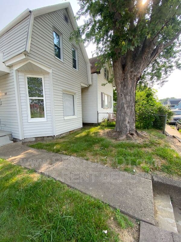 Evansville House: 300 E Michigan