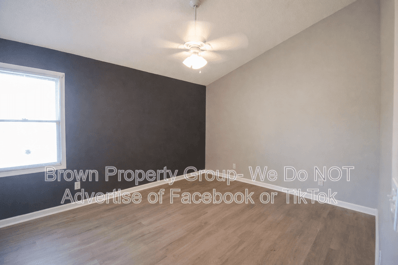 Fayetteville House: 5598 Windy Knoll Pl