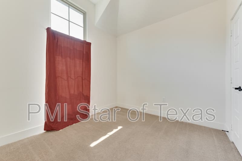 Arlington Townhome: 889 Birds Fort Trail